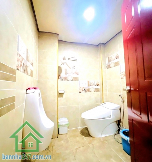 CHỈ 19,95 TỶ (TL) – MẶT TIỀN VIP BÀU CÁT – ĐƯỜNG 12M CÓ LỀ – NHÀ 4 TẦNG – Ô TÔ NGỦ NHÀ - 4 PN - 5 WC Vị trí đắc địa: mặt tiền Bàu Cát 1, khu VIP Tân Bình Đường 12m có lề, kinh doanh đa ngành, ô tô đậu thoải mái