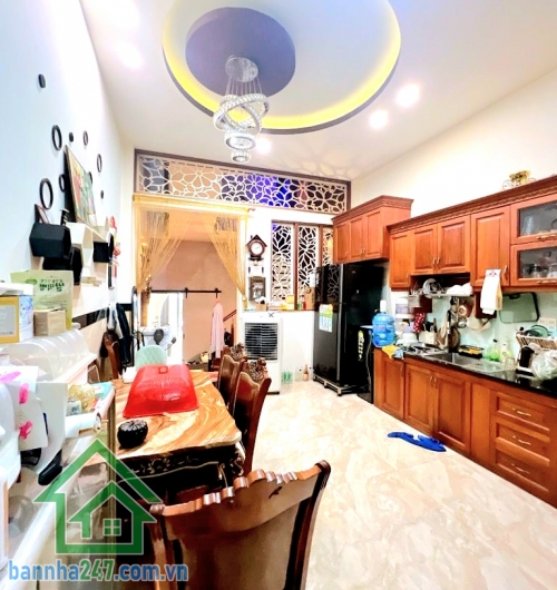CHỈ 19,95 TỶ (TL) – MẶT TIỀN VIP BÀU CÁT – ĐƯỜNG 12M CÓ LỀ – NHÀ 4 TẦNG – Ô TÔ NGỦ NHÀ - 4 PN - 5 WC Vị trí đắc địa: mặt tiền Bàu Cát 1, khu VIP Tân Bình Đường 12m có lề, kinh doanh đa ngành, ô tô đậu thoải mái
