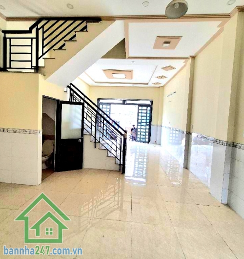 CHỈ 4,35 TỶ (TL) – NHÀ HẺM XE HƠI – ĐƯỜNG SỐ 9 – BÌNH HƯNG HÒA, BÌNH TÂN - DT: 53M² (5 x 10,6)m - 2 PN – 2 WC * Diện tích: 5 x 10,6m * Kết cấu: 1 trệt 1 lầu