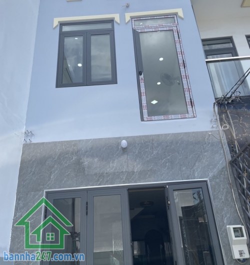 CHỈ 5,2 TỶ - BÁN NHÀ TÂN BÌNH – 56M² – 2 TẦNG – 3PN – 3WC – CHỈ 5,2 TỶ Nhà mới tinh, khách mua dọn vào ở ngay. Kết cấu: 2 tầng, có sân trước, 3PN, 3WC. 
