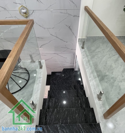 CHỈ 5,2 TỶ - BÁN NHÀ TÂN BÌNH – 56M² – 2 TẦNG – 3PN – 3WC – CHỈ 5,2 TỶ Nhà mới tinh, khách mua dọn vào ở ngay. Kết cấu: 2 tầng, có sân trước, 3PN, 3WC. 