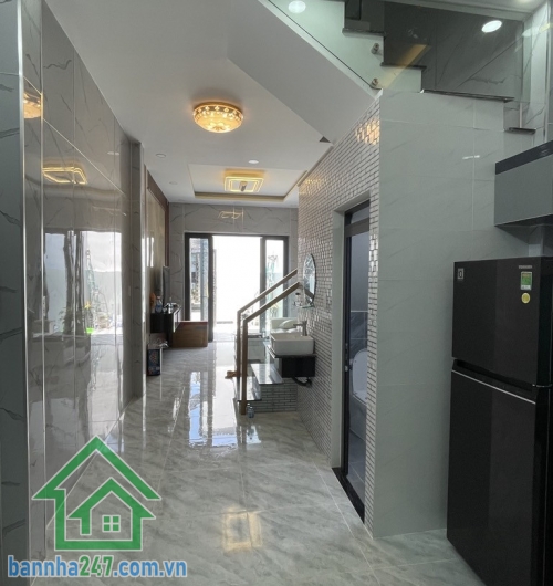 CHỈ 5,2 TỶ - BÁN NHÀ TÂN BÌNH – 56M² – 2 TẦNG – 3PN – 3WC – CHỈ 5,2 TỶ Nhà mới tinh, khách mua dọn vào ở ngay. Kết cấu: 2 tầng, có sân trước, 3PN, 3WC. 