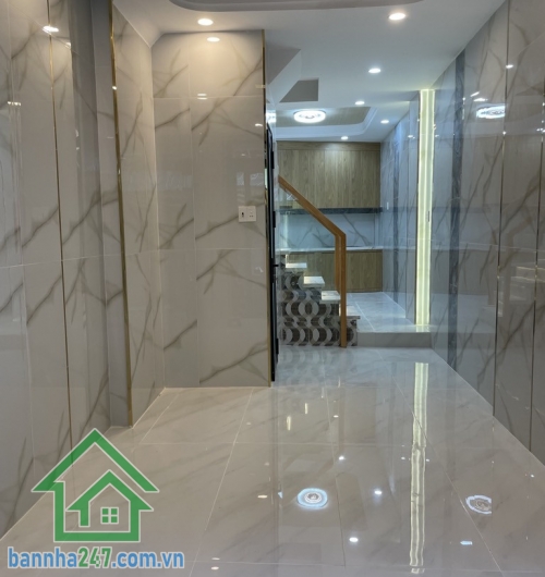 CHỈ 4,4 TỶ – NHÀ 3 TẦNG MỚI – NGAY NI SƯ HUỲNH LIÊN, GIÁP BÀU CÁT – XE HƠI ĐẬU CỬA – 32M2 – 3PN – 3WC * Nhà mới tinh, thiết kế hiện đại, gồm 1 trệt 2 lầu, 3PN - 3WC.