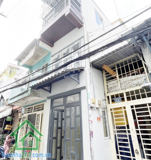 CHỈ 2,65 TỶ – NHÀ MỚI ĐẸP 3 TẦNG – GẦN HẺM XE HƠI 10M – SỔ HỒNG RIÊNG – Ở NGAY Vị trí: Gần BV Quận Tân Phú, UBND Phường, cách hẻm xe hơi 10m Khuông Việt, trung trung tâm khu dân cư an ninh, thuận tiện di chuyển mọi hướng.