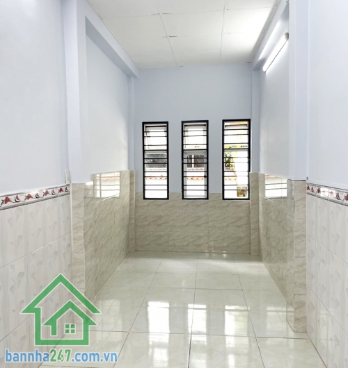 CHỈ 2,65 TỶ – NHÀ MỚI ĐẸP 3 TẦNG – GẦN HẺM XE HƠI 10M – SỔ HỒNG RIÊNG – Ở NGAY Vị trí: Gần BV Quận Tân Phú, UBND Phường, cách hẻm xe hơi 10m Khuông Việt, trung trung tâm khu dân cư an ninh, thuận tiện di chuyển mọi hướng.