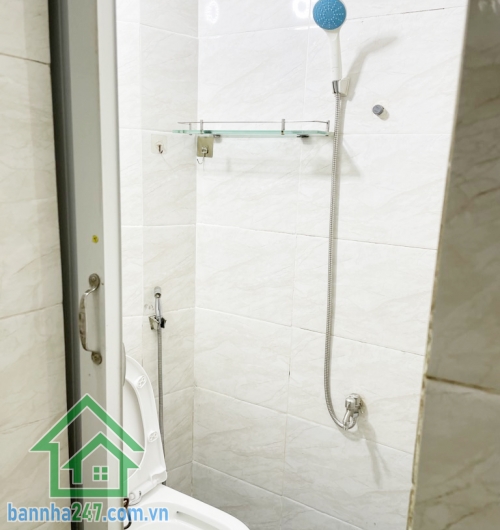 CHỈ 2,65 TỶ – NHÀ MỚI ĐẸP 3 TẦNG – GẦN HẺM XE HƠI 10M – SỔ HỒNG RIÊNG – Ở NGAY Vị trí: Gần BV Quận Tân Phú, UBND Phường, cách hẻm xe hơi 10m Khuông Việt, trung trung tâm khu dân cư an ninh, thuận tiện di chuyển mọi hướng.