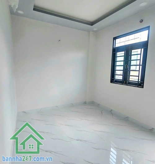 CHỈ 4,2 TỶ – NHÀ ĐẸP 2 TẦNG – 33m² (DT Sàn 54m²) – HẺM XE HƠI 6M – TÂN PHÚ - GẦN NHÀ THỜ TÂN HƯƠNG.  Nhà mới, vào ở ngay – tiện ích xung quanh đầy đủ. Kết cấu: Kết cấu: 1 trệt, 1 lầu có ban công. 2PN – 2WC – phòng khách – bếp đủ công năng. Hẻm trước nhà 6