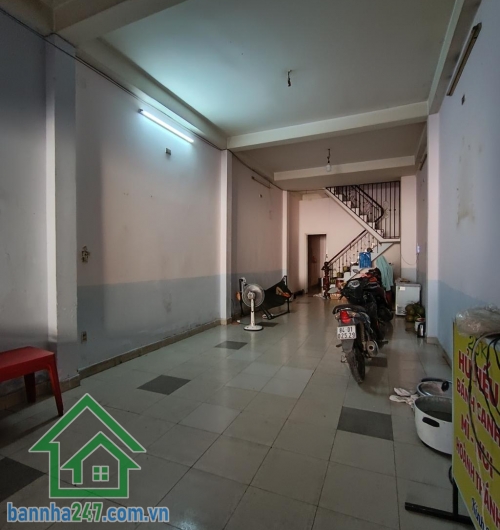 CHỈ 10 TỶ – MẶT TIỀN HẺM NHỰA 12M - THÔNG – ĐẸP NHẤT LÊ VĂN QUỚI – XE TẢI VÀO TẬN NHÀ – 100M² Diện tích: 100m² (4.2 x 25) – vuông vức, cực đẹp. 