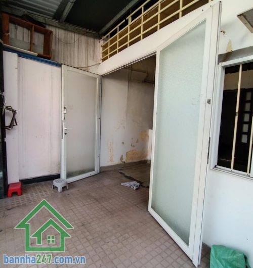 CHỈ 10 TỶ – MẶT TIỀN HẺM NHỰA 12M - THÔNG – ĐẸP NHẤT LÊ VĂN QUỚI – XE TẢI VÀO TẬN NHÀ – 100M² Diện tích: 100m² (4.2 x 25) – vuông vức, cực đẹp. 