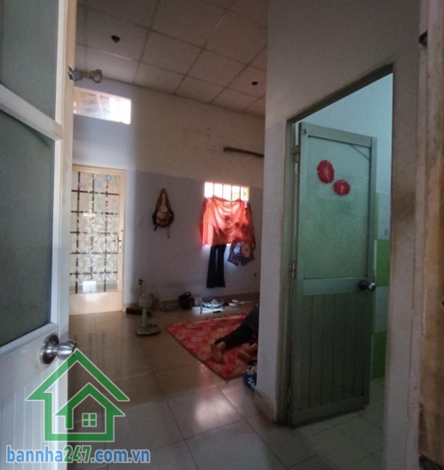 CHỈ 10 TỶ – MẶT TIỀN HẺM NHỰA 12M - THÔNG – ĐẸP NHẤT LÊ VĂN QUỚI – XE TẢI VÀO TẬN NHÀ – 100M² Diện tích: 100m² (4.2 x 25) – vuông vức, cực đẹp. 