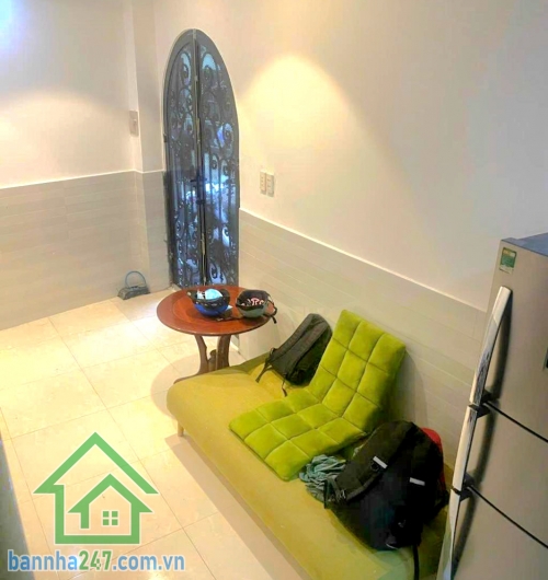 CHỈ 2,95 TỶ – NHÀ 2 TẦNG, 3PN – NGAY CÔNG VIÊN HOÀNG VĂN THỤ – SÁT SÂN BAY DT: 22m² (3x7m), kết cấu 1 trệt 1 lửng, 3PN, 1WC Hẻm trước nhà 3m, thông thoáng.