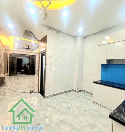 CHỈ 6,85 TỶ – NHÀ MỚI – SÁT MẶT TIỀN – VƯỜN LÀI, TÂN PHÚ - DT 56M² (4x14)M – 2 TẦNG – 3PN – HXH ĐỖ CỬA Thông tin chi tiết: • Diện tích: 56m² – vuông vức • Kết cấu: 1 trệt + 1 lầu, nhà mới đẹp • Công năng: 3PN – 2WC • Có phòng ngủ dưới trệt tiện người lớn 