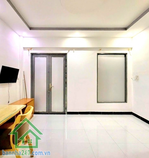 CHỈ 5,15 TỶ – HXH HUỲNH VĂN BÁNH – TRUNG TÂM PHÚ NHUẬN - NHÀ MỚI 3 TẦNG – 2PN MASTER – Ở NGAY Diện tích: 28m² (4,1m x 7m) Nở hậu 4,4m – phong thủy đẹp * * Trệt + 2 lầu BTCT * 2 PN Master – 3 WC