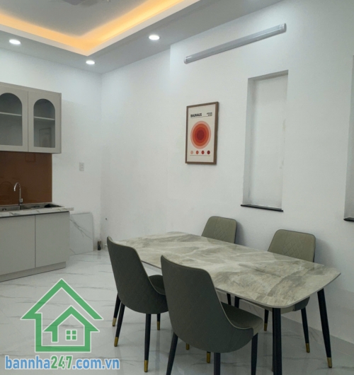 CHỈ 5,1 TỶ – NHÀ 2 TẦNG – HẺM XE HƠI 5M – Ô TÔ NGỦ TRONG NHÀ – BÌNH TÂN.