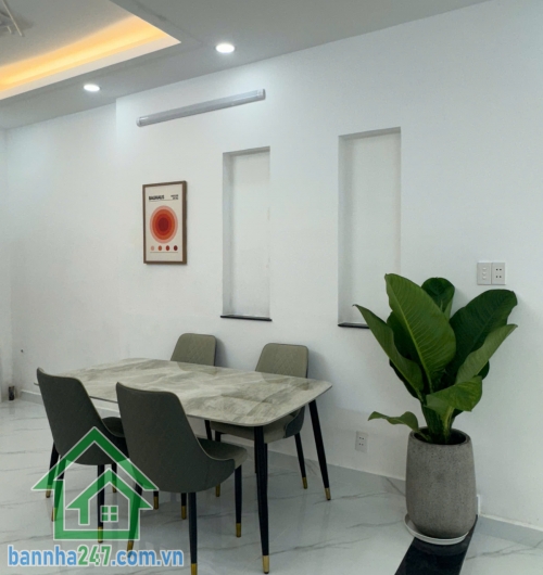 CHỈ 5,1 TỶ – NHÀ 2 TẦNG – HẺM XE HƠI 5M – Ô TÔ NGỦ TRONG NHÀ – BÌNH TÂN.