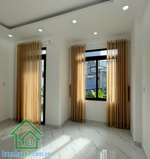 CHỈ 5,1 TỶ – NHÀ 2 TẦNG – HẺM XE HƠI 5M – Ô TÔ NGỦ TRONG NHÀ – BÌNH TÂN.