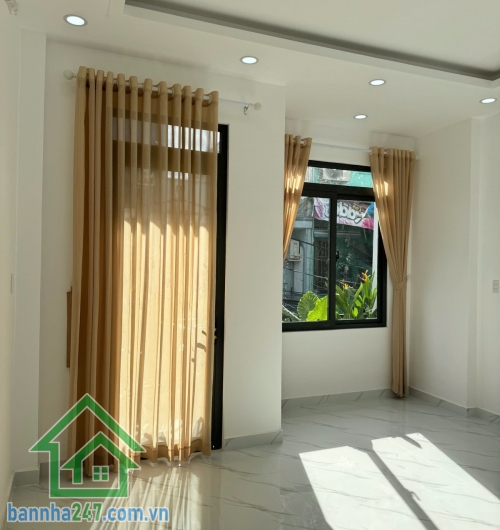 CHỈ 5,1 TỶ – NHÀ 2 TẦNG – HẺM XE HƠI 5M – Ô TÔ NGỦ TRONG NHÀ – BÌNH TÂN.