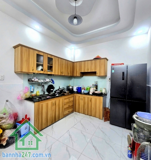 CHỈ 4,2 TỶ – NHÀ ĐẸP 2 TẦNG – 33m² (DT Sàn 54m²) – HẺM XE HƠI 6M – TÂN PHÚ - GẦN NHÀ THỜ TÂN HƯƠNG.  Nhà mới, vào ở ngay – tiện ích xung quanh đầy đủ. Kết cấu: Kết cấu: 1 trệt, 1 lầu có ban công. 2PN – 2WC – phòng khách – bếp đủ công năng. Hẻm trước nhà 6