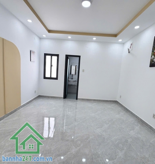 CHỈ 6,85 TỶ – HẺM NHỰA XE TẢI TRÁNH - THÔNG - MÃ LÒ - CHIẾN LƯỢC GIÁP TÊN LỬA – 4 TẦNG – 5 PN - 5 WC– 57M² (4 x 18)m - SHR 