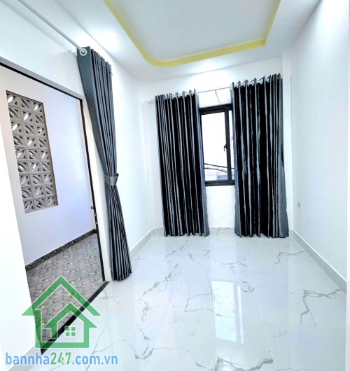 CHỈ 5,2 TỶ – GÓC 2 MẶT TIỀN KINH DOANH – XE TẢI THÔNG – Ở + BUÔN BÁN ĐỈNH - 3PN – 2WC Diện tích: 4 × 14.5m – vuông vức Kết cấu: 1 trệt 1 lầu – xây kiên cố - Mob 0933144037