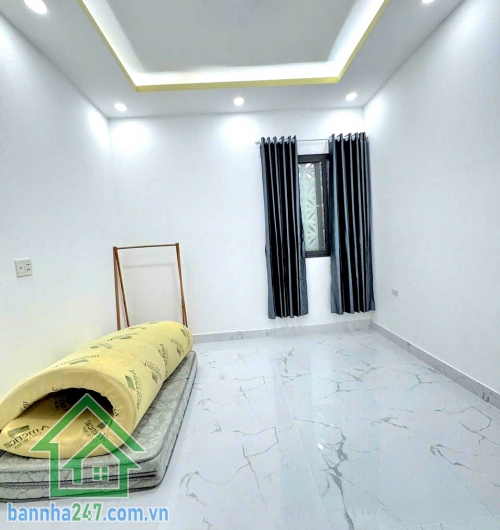CHỈ 5,2 TỶ – GÓC 2 MẶT TIỀN KINH DOANH – XE TẢI THÔNG – Ở + BUÔN BÁN ĐỈNH - 3PN – 2WC Diện tích: 4 × 14.5m – vuông vức Kết cấu: 1 trệt 1 lầu – xây kiên cố - Mob 0933144037