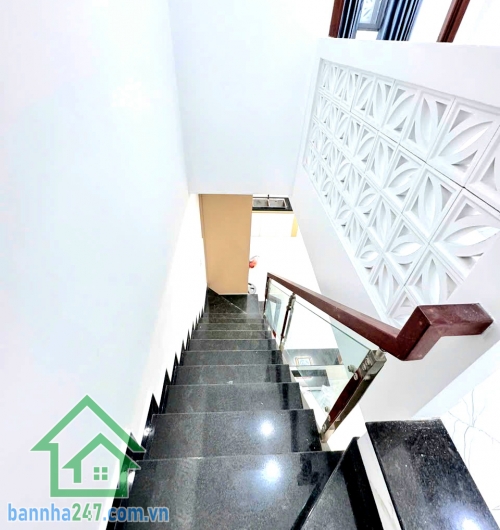 CHỈ 5,2 TỶ – GÓC 2 MẶT TIỀN KINH DOANH – XE TẢI THÔNG – Ở + BUÔN BÁN ĐỈNH - 3PN – 2WC Diện tích: 4 × 14.5m – vuông vức Kết cấu: 1 trệt 1 lầu – xây kiên cố - Mob 0933144037
