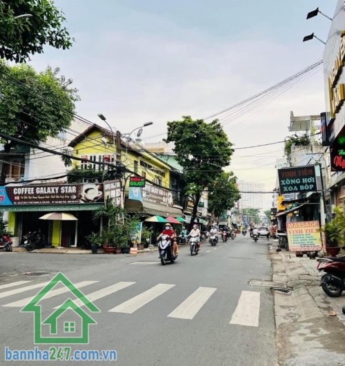 MẶT TIỀN KINH DOANH – PHÚ THẠNH, TÂN PHÚ – CHỈ NHỈNH 3 TỶ Đường 10m có lề – buôn bán sầm uất – khu phố nhộn nhịp ngày đêm. Nhà 1 trệt 2 lầu – phù hợp mở shop