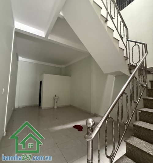 MẶT TIỀN ĐẸP - XE TẢI TRÁNH - NHỈNH 6 TỶ - KINH DOANH SẦM UẤT BÌNH TÂN