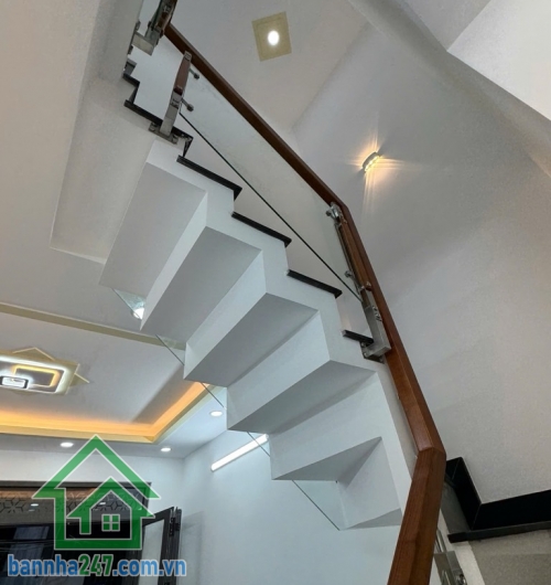 CHỈ NHỈNH 3 TỶ XÍU – NHÀ MỚI TINH 2 TẦNG – HẺM ĐẸP – NGAY LÊ VĂN QUỚI – 36M² – SỔ HOÀN CÔNG ĐỦ - 2PN – 2WC. NHÀ MỚI Ở NGAY.