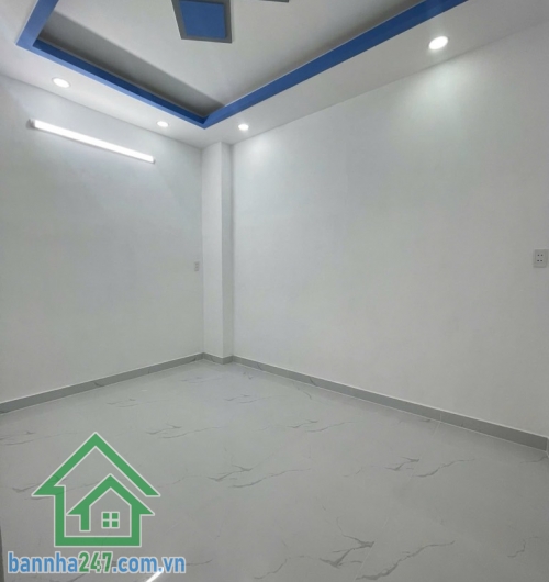 HIẾM – HẺM XE HƠI 7M THÔNG – LÊ VĂN QUỚI GIÁP TÂN PHÚ – 2 TẦNG – 60M² – CHỈ 5.75 TỶ * Nhà BTCT kiên cố: 1 trệt 1 lầu, ban công thoáng mát, giếng trời, gồm 3PN, 2WC.