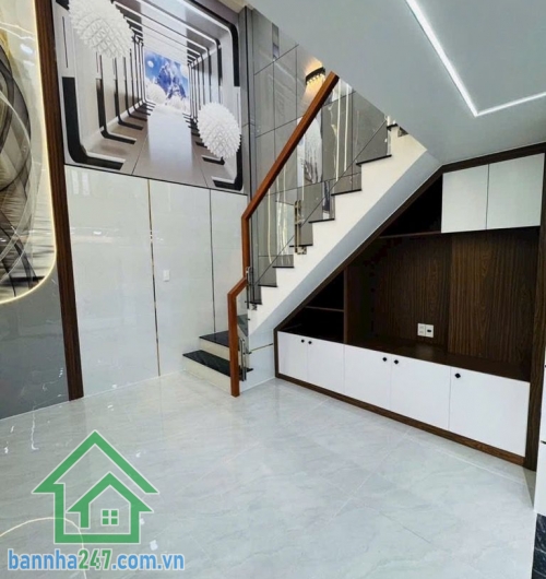 CHỈ 6,4 TỶ - NHÀ 5 TẦNG MỚI ĐẸP – FULL NỘI THẤT – HXH TRÁNH - NGAY LÊ VĂN QUỚI – KHU 4 XÃ – GIÁP Q6, Q11 Diện tích: 44m² (4 x 11m) – đất vuông vức, phong thủy phong thủy đẹp. Kết cấu: 1 trệt + 1 lửng + 3 lầu + sân thượng (5 tầng BTCT) - 5 PN - 5 WC, Phòng