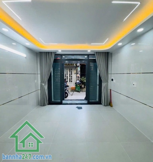 CHỈ 6,4 TỶ - NHÀ 5 TẦNG MỚI ĐẸP – FULL NỘI THẤT – HXH TRÁNH - NGAY LÊ VĂN QUỚI – KHU 4 XÃ – GIÁP Q6, Q11 Diện tích: 44m² (4 x 11m) – đất vuông vức, phong thủy phong thủy đẹp. Kết cấu: 1 trệt + 1 lửng + 3 lầu + sân thượng (5 tầng BTCT) - 5 PN - 5 WC, Phòng