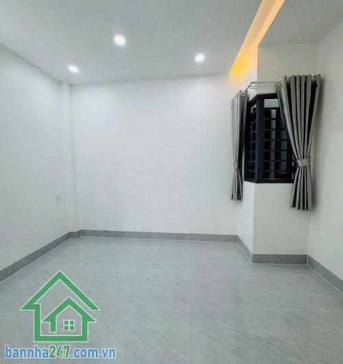 CHỈ 6,4 TỶ - NHÀ 5 TẦNG MỚI ĐẸP – FULL NỘI THẤT – HXH TRÁNH - NGAY LÊ VĂN QUỚI – KHU 4 XÃ – GIÁP Q6, Q11 Diện tích: 44m² (4 x 11m) – đất vuông vức, phong thủy phong thủy đẹp. Kết cấu: 1 trệt + 1 lửng + 3 lầu + sân thượng (5 tầng BTCT) - 5 PN - 5 WC, Phòng