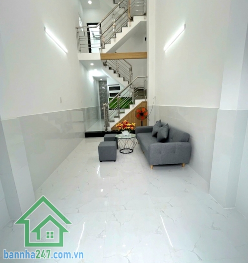 CHỈ 3,8 TỶ - NHÀ ĐẸP MỚI – NGAY NGÃ TƯ 4 XÃ – LÊ VĂN QUỚI – BÌNH LONG – 32M² – 3 TẦNG – 3PN - 2WC – HOÀN CÔNG ĐỦ. Diện tích: 3 x 10.5m – vuông vức, lộ giới ít.