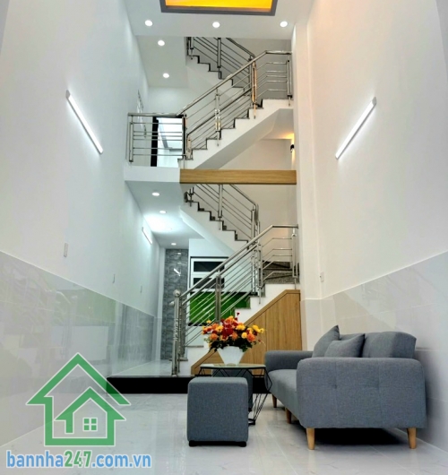 CHỈ 3,8 TỶ - NHÀ ĐẸP MỚI – NGAY NGÃ TƯ 4 XÃ – LÊ VĂN QUỚI – BÌNH LONG – 32M² – 3 TẦNG – 3PN - 2WC – HOÀN CÔNG ĐỦ. Diện tích: 3 x 10.5m – vuông vức, lộ giới ít.