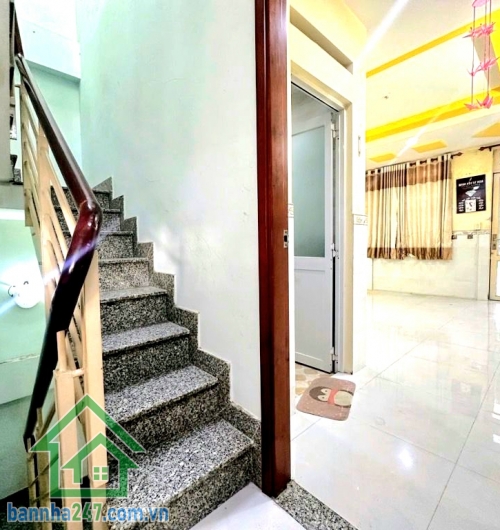 CHỈ 3,89 TỶ – NHÀ 4 TẦNG KIÊN CỐ – 32M² – GIÁP TÂN PHÚ – 3PN – 4WC – SỔ HOÀN CÔNG ĐẸP Ngay Kênh Nước Đen – Hoa Phượng Vỹ – Lê Thúc Hoạch – Bình Long, giáp Tân Phú