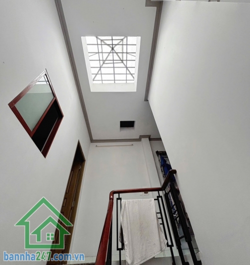 CHỈ NHỈNH 5 TỶ – NHÀ 3 TẦNG KIÊN CỐ – SÁT MẶT TIỀN LÊ VĂN QUỚI – GIÁP TÂN PHÚ – 40M² - 4PN – 3WC.