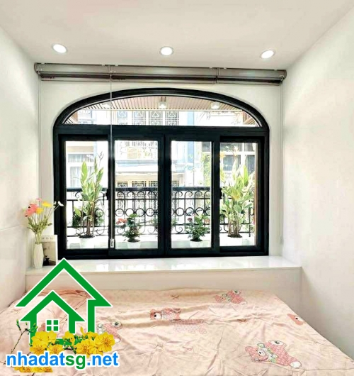 CHỈ 4 TỶ - SIÊU PHẨM MT MINI NHÀ ĐẸP PHÚ NHUẬN – 3 TẦNG FULL NỘI THẤT – XE HƠI TỚI NHÀ - 2PN Master – 3WC – PK & Bếp. Vị trí: Trung tâm Phú Nhuận, giáp Phan Đình Phùng – Nguyễn Văn Trỗi – Trường Sa, di chuyển siêu tiện Quận 1, 3, Tân Bình, Bình Thạnh.