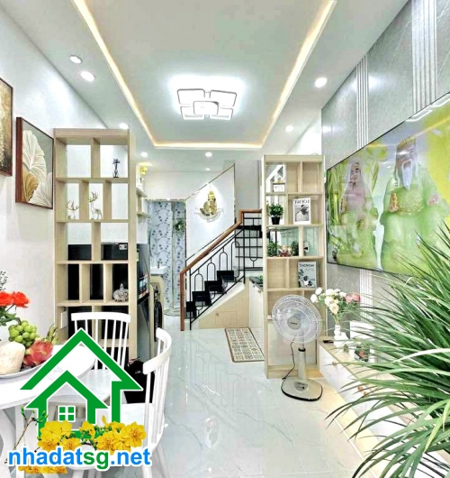 CHỈ 4 TỶ - SIÊU PHẨM MT MINI NHÀ ĐẸP PHÚ NHUẬN – 3 TẦNG FULL NỘI THẤT – XE HƠI TỚI NHÀ - 2PN Master – 3WC – PK & Bếp. Vị trí: Trung tâm Phú Nhuận, giáp Phan Đình Phùng – Nguyễn Văn Trỗi – Trường Sa, di chuyển siêu tiện Quận 1, 3, Tân Bình, Bình Thạnh.