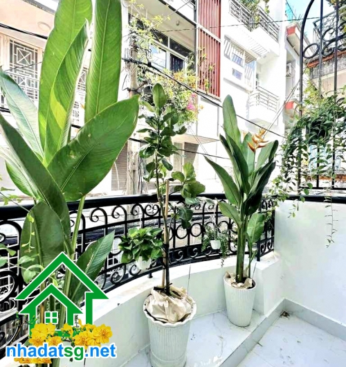 CHỈ 4 TỶ - SIÊU PHẨM MT MINI NHÀ ĐẸP PHÚ NHUẬN – 3 TẦNG FULL NỘI THẤT – XE HƠI TỚI NHÀ - 2PN Master – 3WC – PK & Bếp. Vị trí: Trung tâm Phú Nhuận, giáp Phan Đình Phùng – Nguyễn Văn Trỗi – Trường Sa, di chuyển siêu tiện Quận 1, 3, Tân Bình, Bình Thạnh.