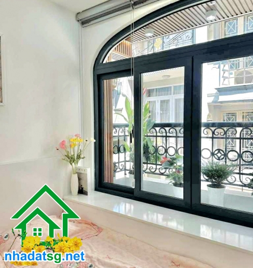 CHỈ 4 TỶ - SIÊU PHẨM MT MINI NHÀ ĐẸP PHÚ NHUẬN – 3 TẦNG FULL NỘI THẤT – XE HƠI TỚI NHÀ - 2PN Master – 3WC – PK & Bếp. Vị trí: Trung tâm Phú Nhuận, giáp Phan Đình Phùng – Nguyễn Văn Trỗi – Trường Sa, di chuyển siêu tiện Quận 1, 3, Tân Bình, Bình Thạnh.