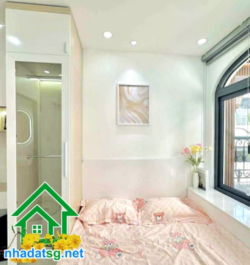 CHỈ 4 TỶ - SIÊU PHẨM MT MINI NHÀ ĐẸP PHÚ NHUẬN – 3 TẦNG FULL NỘI THẤT – XE HƠI TỚI NHÀ - 2PN Master – 3WC – PK & Bếp. Vị trí: Trung tâm Phú Nhuận, giáp Phan Đình Phùng – Nguyễn Văn Trỗi – Trường Sa, di chuyển siêu tiện Quận 1, 3, Tân Bình, Bình Thạnh.