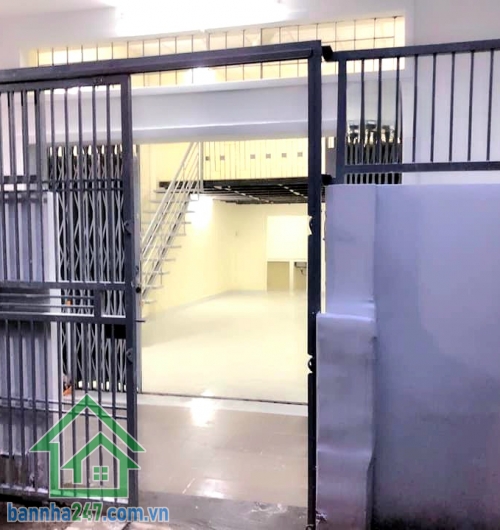 CHỈ 5,7 TỶ (BL) - NHÀ NGANG KHỦNG 5M – HẺM XE HƠI TỚI NHÀ – ĐANG CHO THUÊ 6,5TR/THÁNG.  Vị trí: Hẻm 4m, xe hơi tới tận cửa, khu dân trí cao, an ninh tốt. 