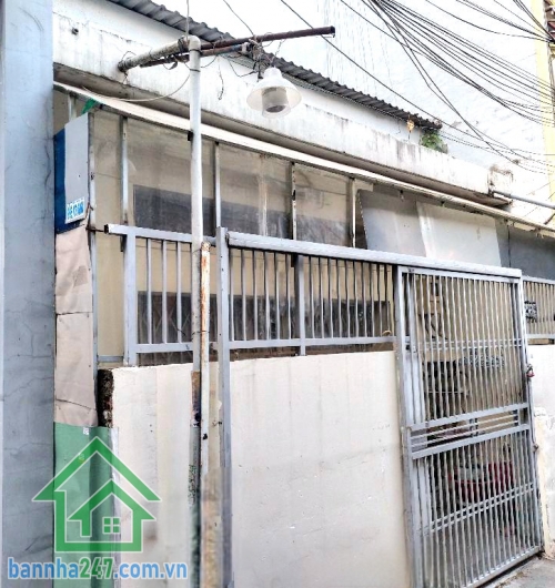 CHỈ 5,7 TỶ (BL) - NHÀ NGANG KHỦNG 5M – HẺM XE HƠI TỚI NHÀ – ĐANG CHO THUÊ 6,5TR/THÁNG.  Vị trí: Hẻm 4m, xe hơi tới tận cửa, khu dân trí cao, an ninh tốt. 