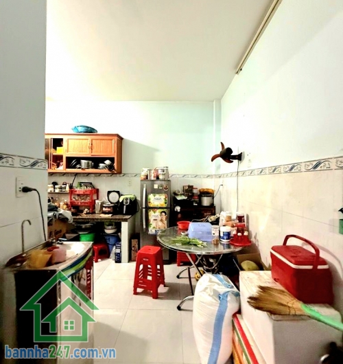 SIÊU PHẨM LÊ THÚC HOẠCH – HẺM 8M – Ô TÔ NGỦ TRONG NHÀ - 64m² (4 × 16)M - 2 TẦNG - CHỈ 8,6 TỶ Căn nhà diện tích lớn – hẻm rộng hiếm – vừa ở vừa đầu tư cực tốt! Mob 0933144037