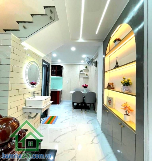 CHỈ 6,69 TỶ – SIÊU PHẨM ĐƯỜNG SỐ 21 – P8 GÒ VẤPHẺM XE HƠI 4M – 3 TẦNG – FULL NỘI THẤT – 3PN - 4WC Diện tích: 4 x 11m. Công nhận: 37m² – DT sử dụng: 44m² 3 tầng kiên cố- 3PN – 4WC- Phòng khách – phòng bếp- Phòng thờ riêngSân phơi thoáng mát