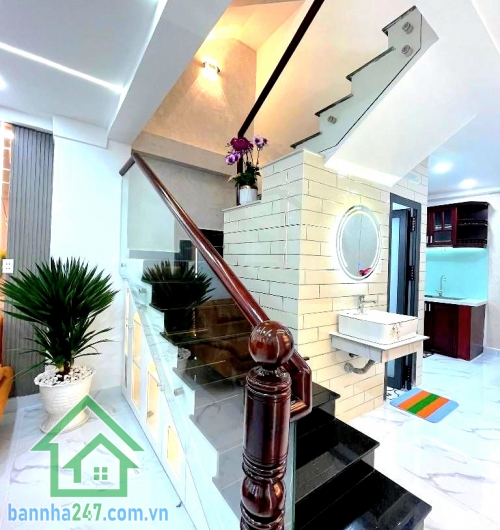 CHỈ 6,69 TỶ – SIÊU PHẨM ĐƯỜNG SỐ 21 – P8 GÒ VẤPHẺM XE HƠI 4M – 3 TẦNG – FULL NỘI THẤT – 3PN - 4WC Diện tích: 4 x 11m. Công nhận: 37m² – DT sử dụng: 44m² 3 tầng kiên cố- 3PN – 4WC- Phòng khách – phòng bếp- Phòng thờ riêngSân phơi thoáng mát