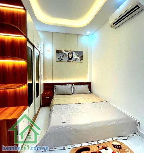 CHỈ 6,69 TỶ – SIÊU PHẨM ĐƯỜNG SỐ 21 – P8 GÒ VẤPHẺM XE HƠI 4M – 3 TẦNG – FULL NỘI THẤT – 3PN - 4WC Diện tích: 4 x 11m. Công nhận: 37m² – DT sử dụng: 44m² 3 tầng kiên cố- 3PN – 4WC- Phòng khách – phòng bếp- Phòng thờ riêngSân phơi thoáng mát