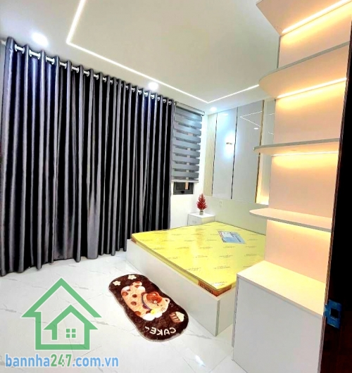 CHỈ 6,69 TỶ – SIÊU PHẨM ĐƯỜNG SỐ 21 – P8 GÒ VẤPHẺM XE HƠI 4M – 3 TẦNG – FULL NỘI THẤT – 3PN - 4WC Diện tích: 4 x 11m. Công nhận: 37m² – DT sử dụng: 44m² 3 tầng kiên cố- 3PN – 4WC- Phòng khách – phòng bếp- Phòng thờ riêngSân phơi thoáng mát