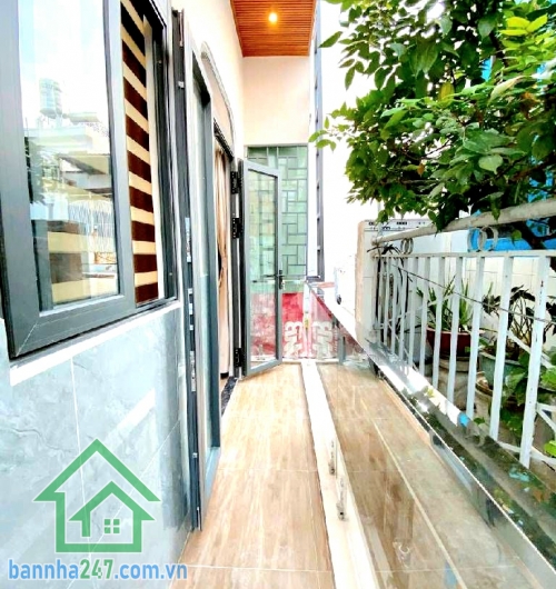CHỈ 3,57 TỶ TL – NHÀ MỚI ĐẸP – HẺM THÔNG QUANG TRUNG – NGUYỄN VĂN KHỐI – SỔ VUÔNG A4 - 2PN – 2WC * Kết cấu: 2 Tầng * Công năng: 2PN – 2WC * DTSD ~ 50m² – thiết kế tối ưu. Sổ vuông vức đẹp như A4 Hẻm thông khu Đường Quang Trung – Đường Nguyễn Văn Khối, di 